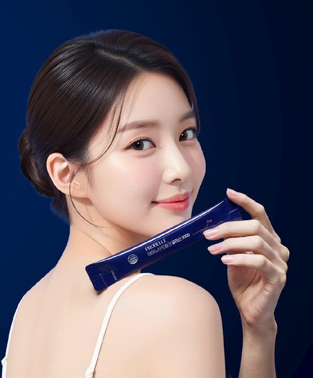 PROBELLE Amino Acid Drink — beauty model holding stick